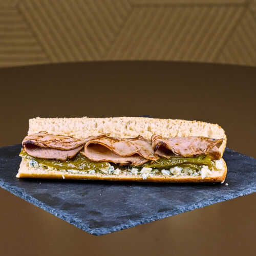 Entrepà Roast Beef amb Pebrot verd i Formatge Blau