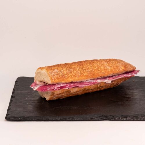 Entrepà Pernil Salat